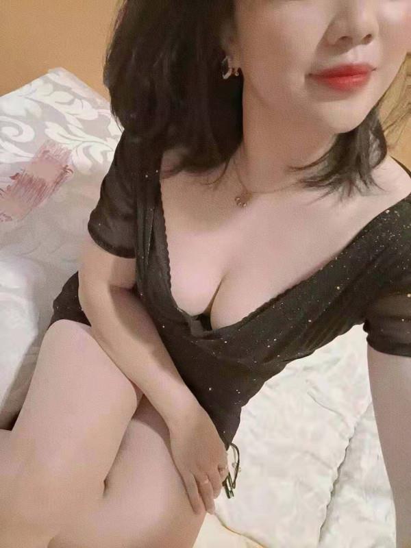 刚下海的紧致少妇 第1张