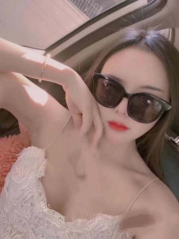 身材好到爆的妹子 第2张