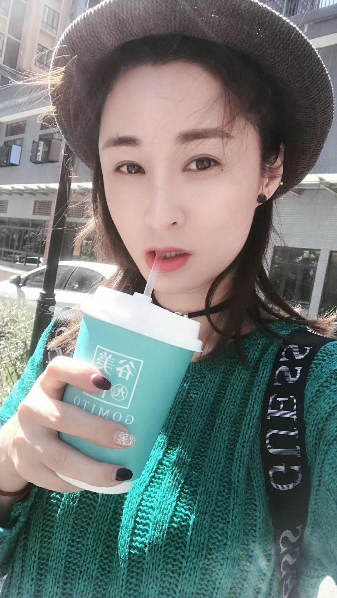 雨花区年轻少妇香菜,喜欢健身,身材太棒了 第1张