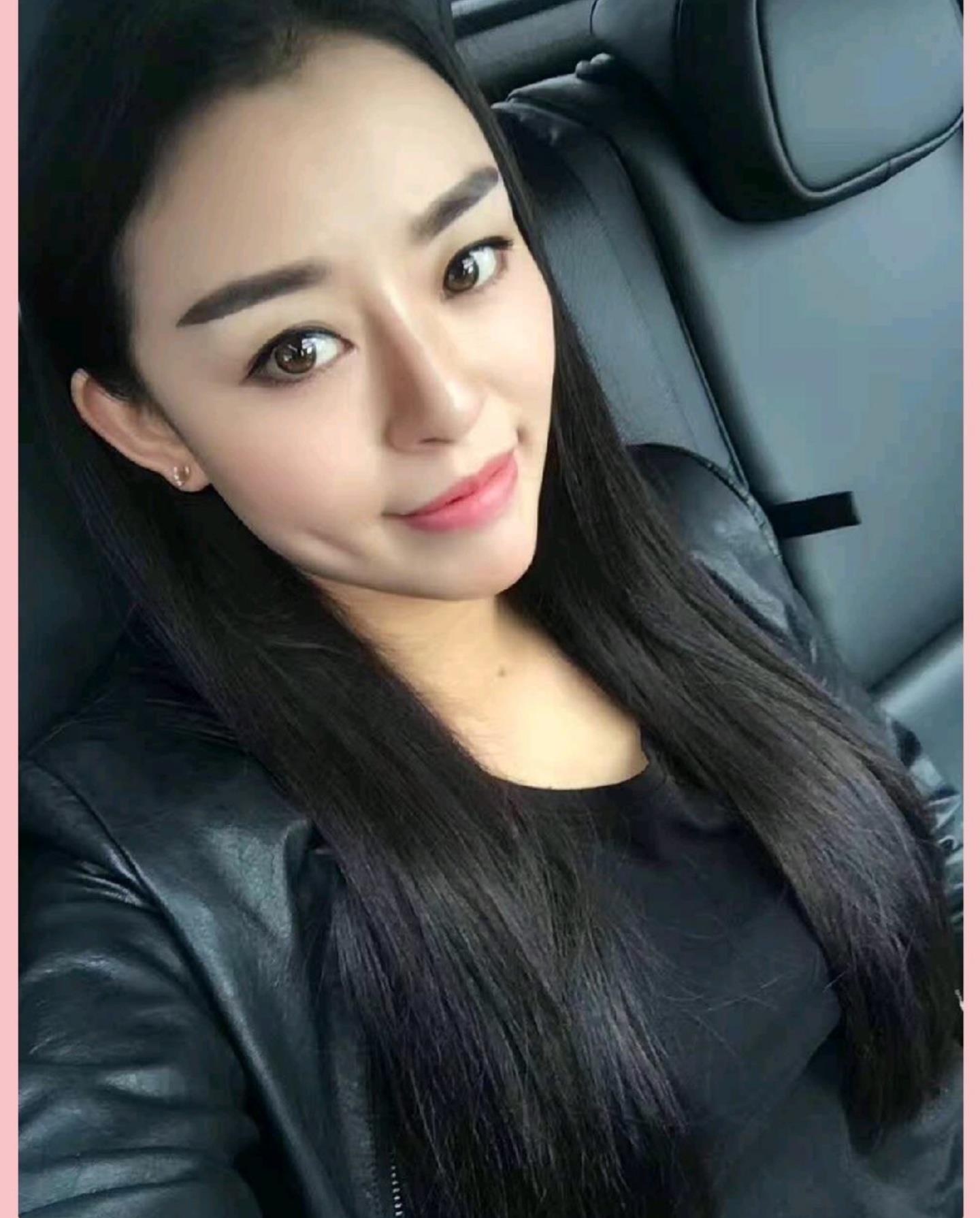 大胸性感妹子 第1张