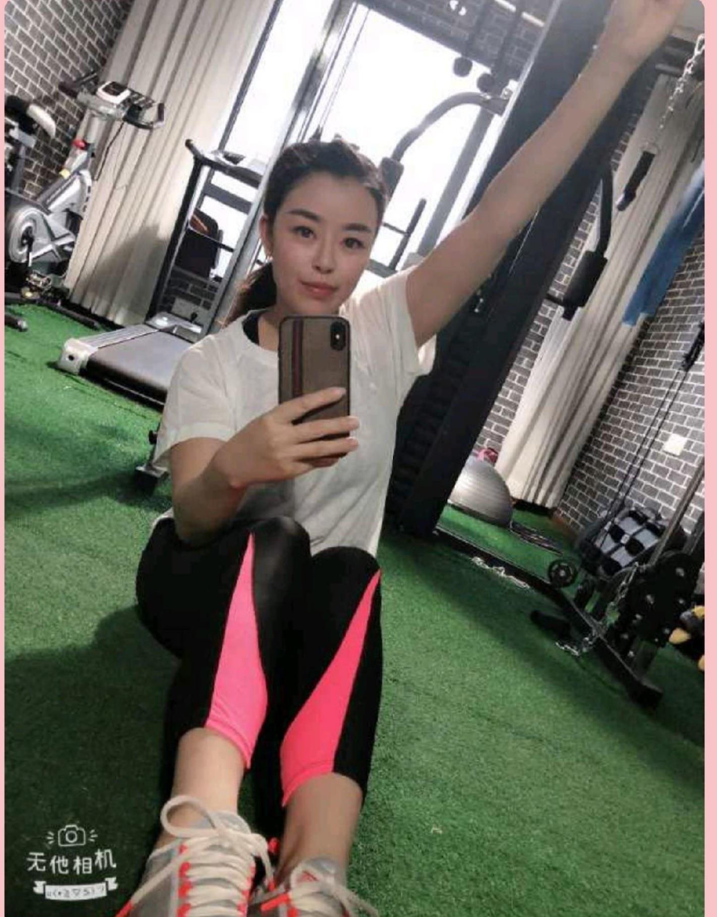 大胸性感妹子 第2张