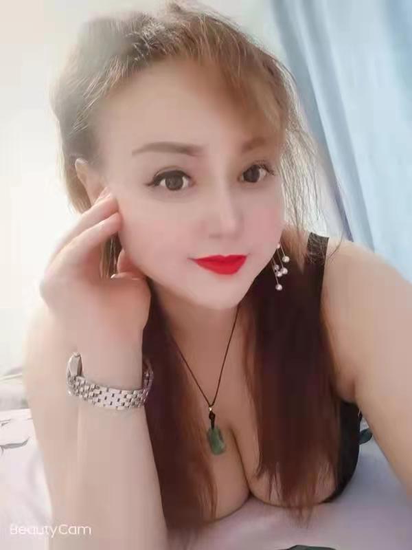 少妇胸大且白 第2张