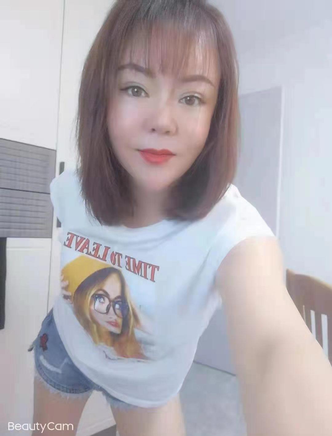 微胖美女，兼职 第1张