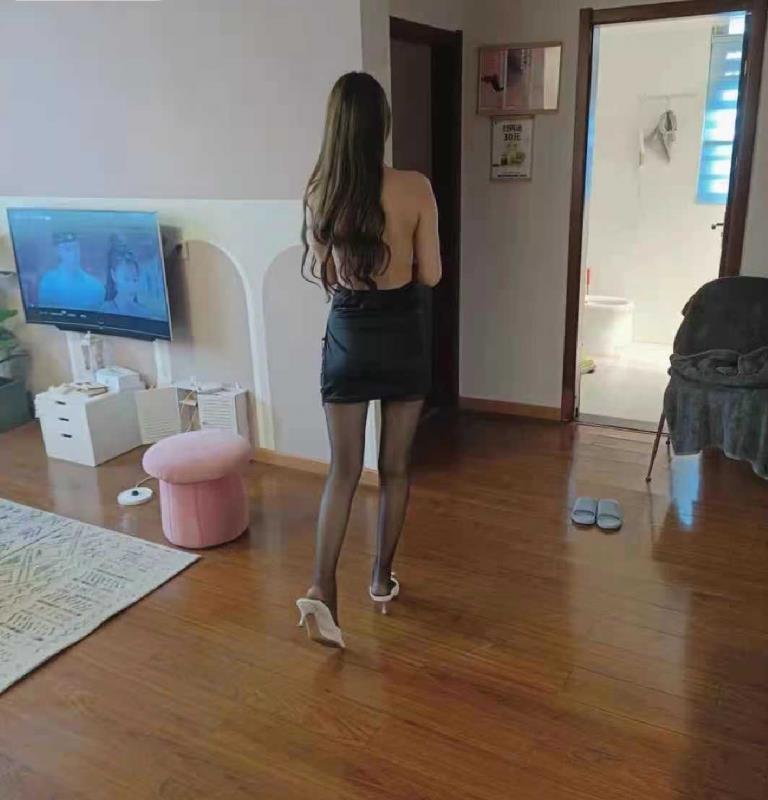 武汉耶西长腿性感美女 第1张