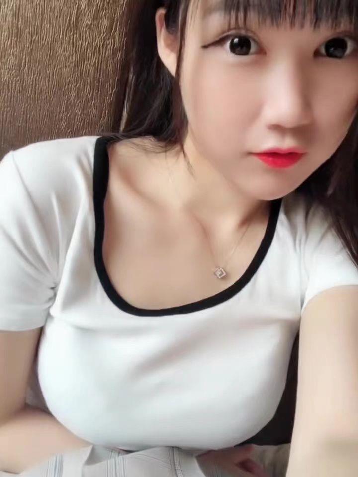 可以抱起来肏的小可爱 第2张