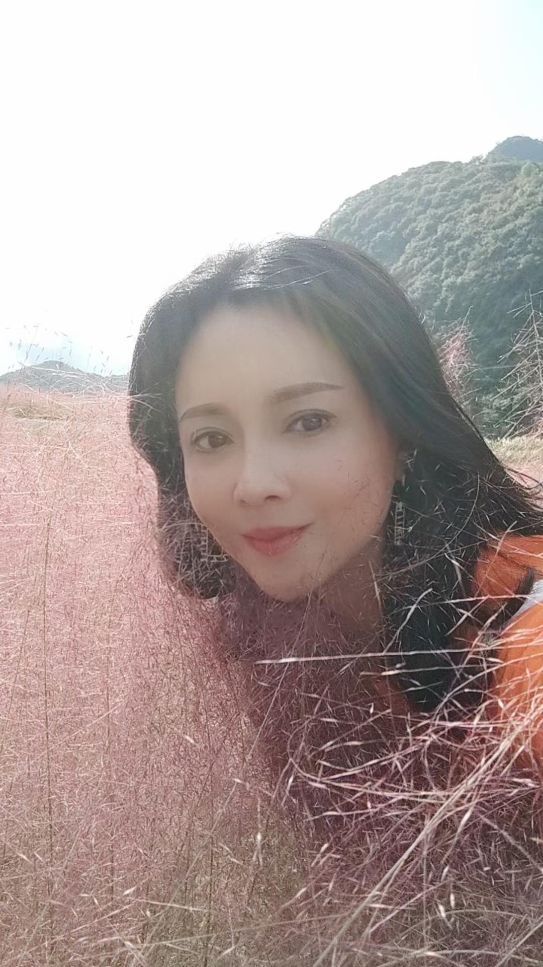 气质温柔型熟女 第1张