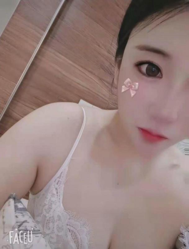 全套服务的嫩妹子 第1张
