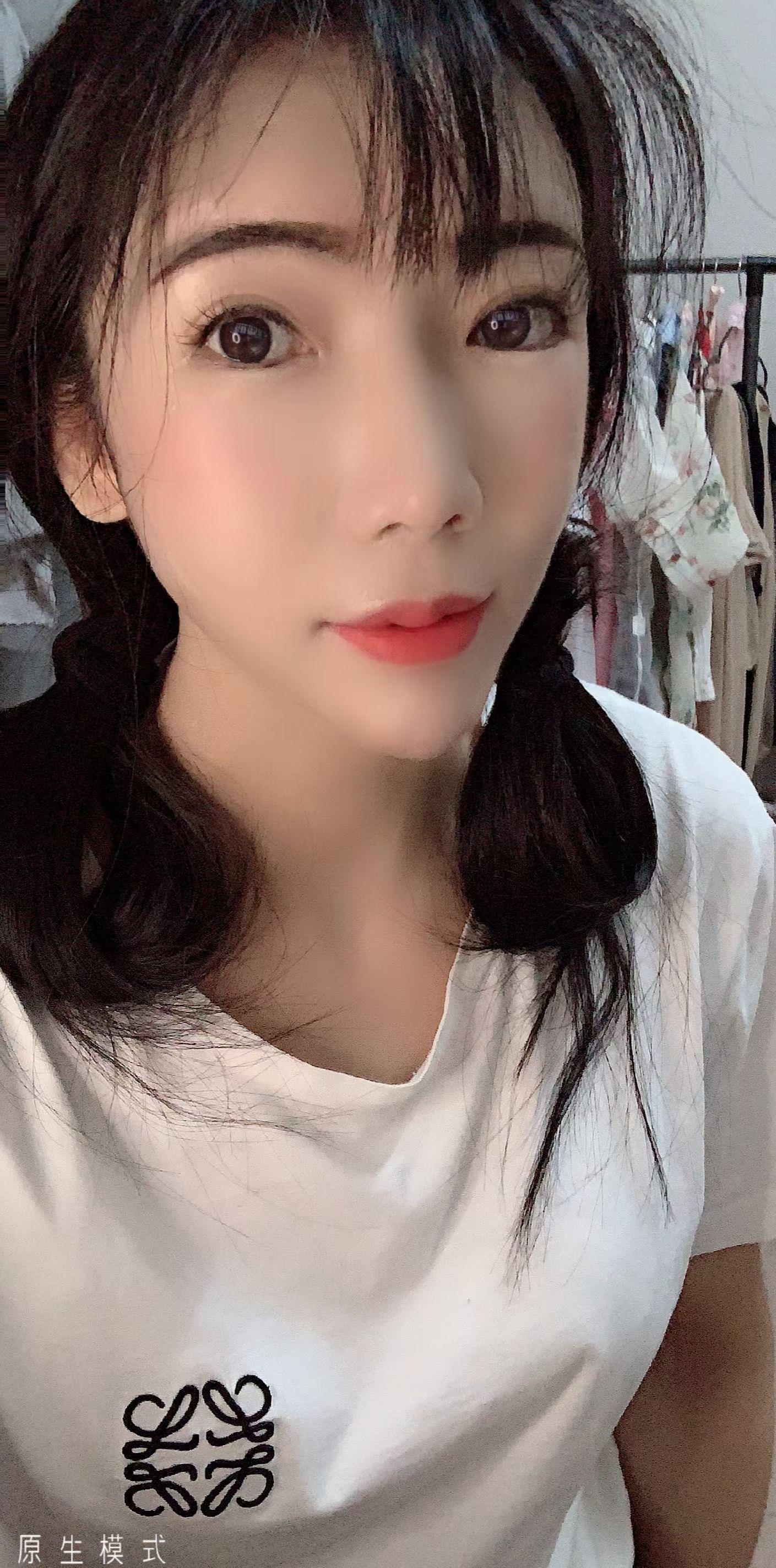 居家美女 第1张