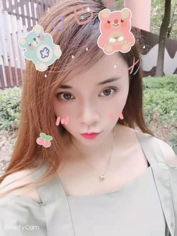 颜值大胸妹 第1张