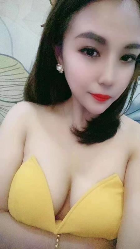 重庆大胸妹的闺蜜 第1张