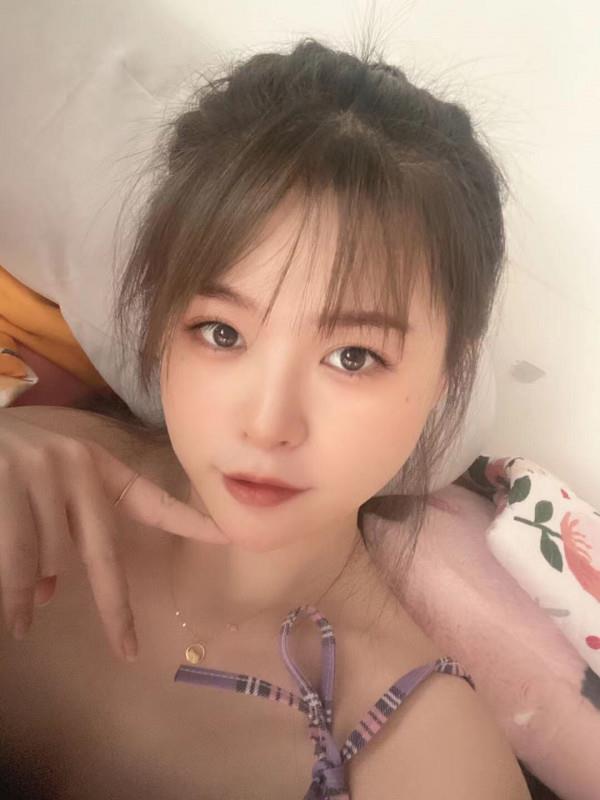 南山学美妆的清纯妹子 第1张