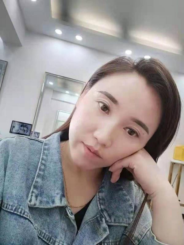气质美熟女 第2张