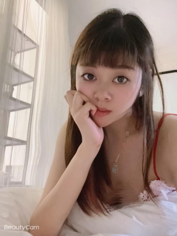 温江小姐姐小琴 第1张