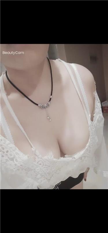 洛阳肤白大胸少妇 第1张