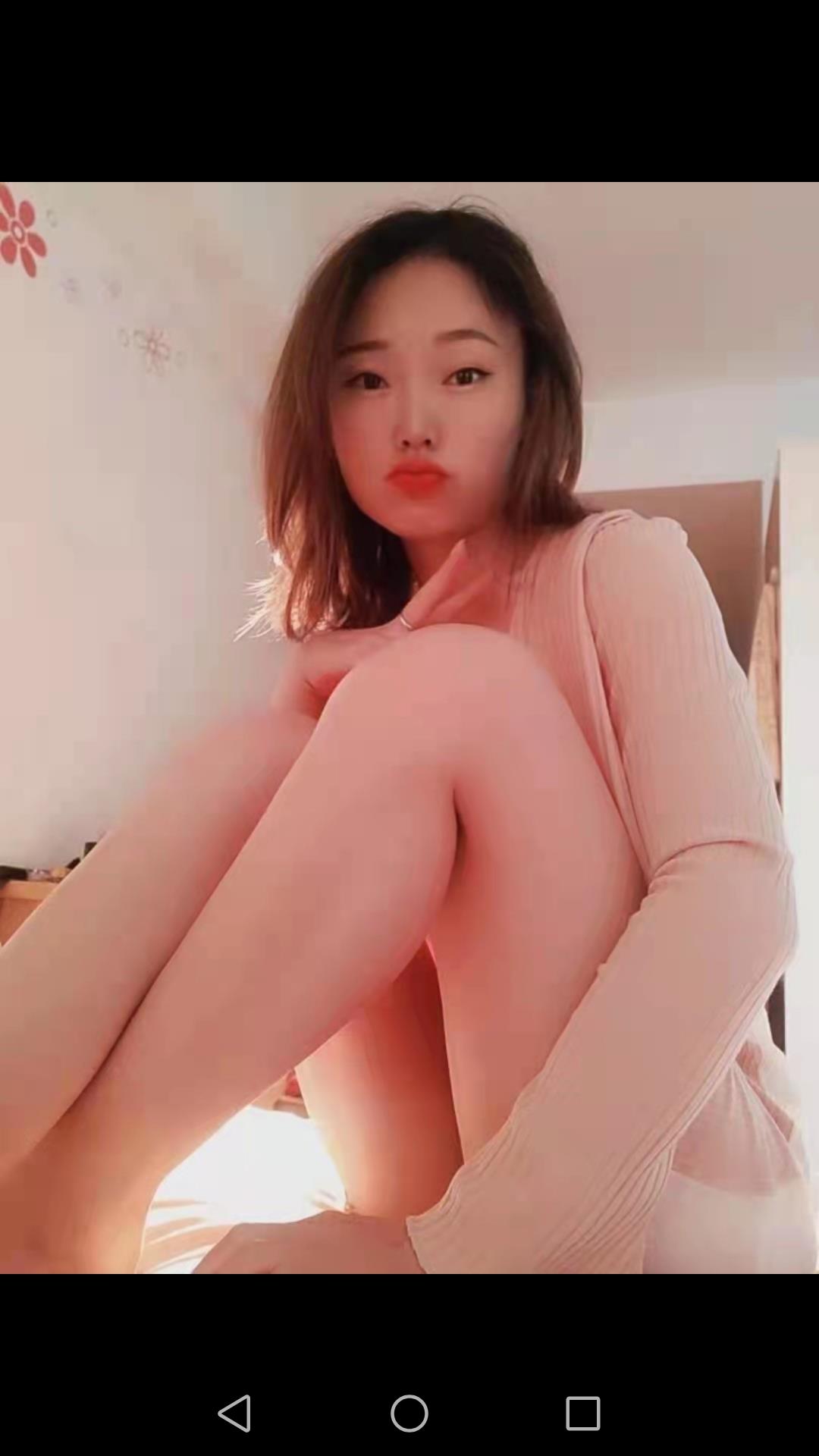 雨花性感御姐 第1张