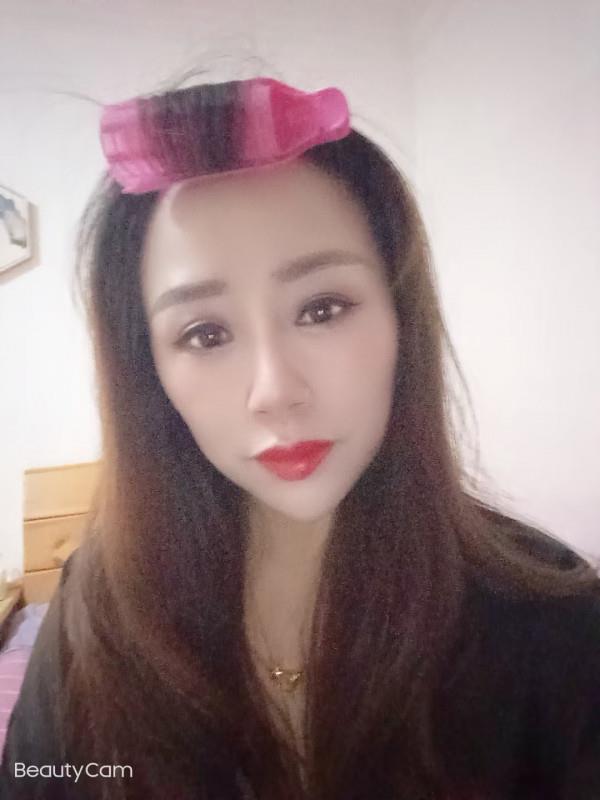 性价比的小少妇 第1张