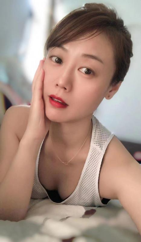 颜值气质兼具的少妇 第1张