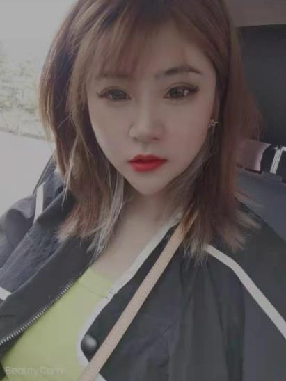 大胸美女秋子 第1张