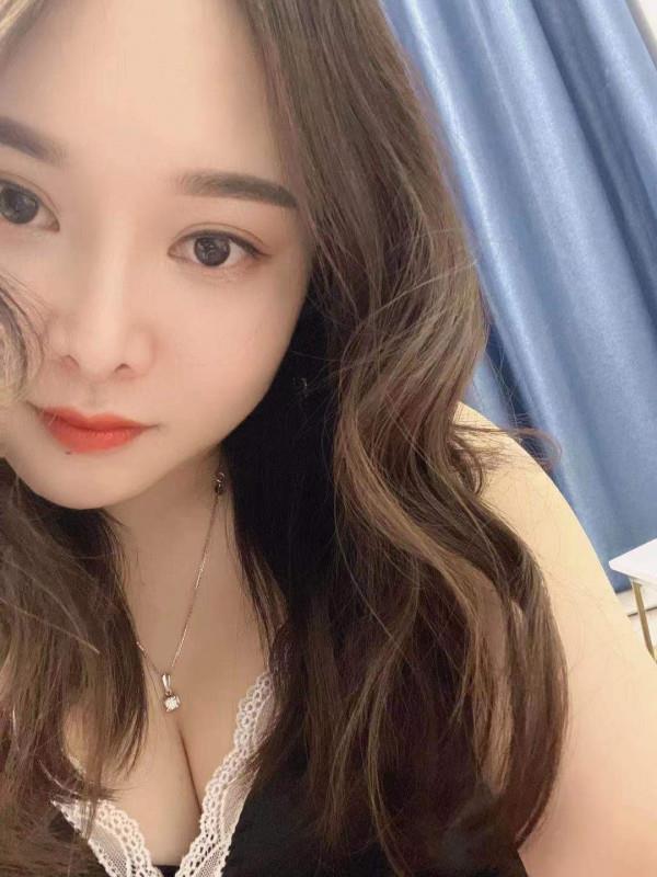 夫子庙微胖可爱小美女橙子 第1张