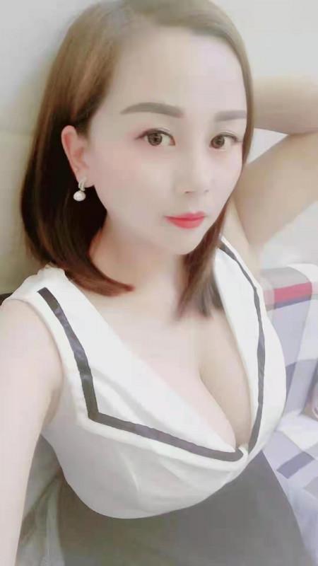 石岩丰满型骚琪琪 第1张