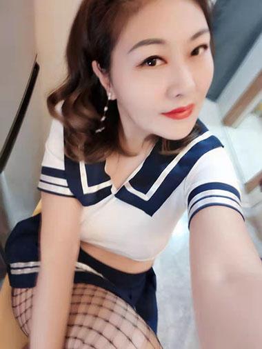 懂男人的御姐小月 第1张