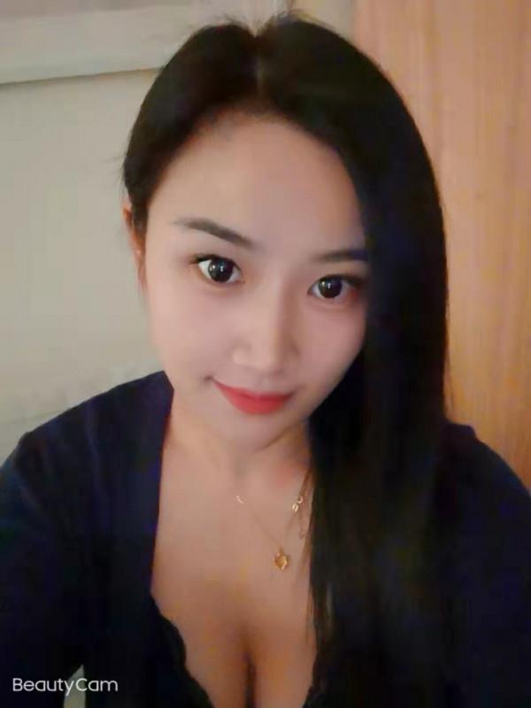 大波御姐烈焰红唇 第1张