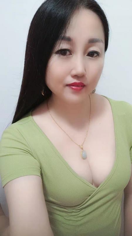 龙岗大奶骚少妇 第1张