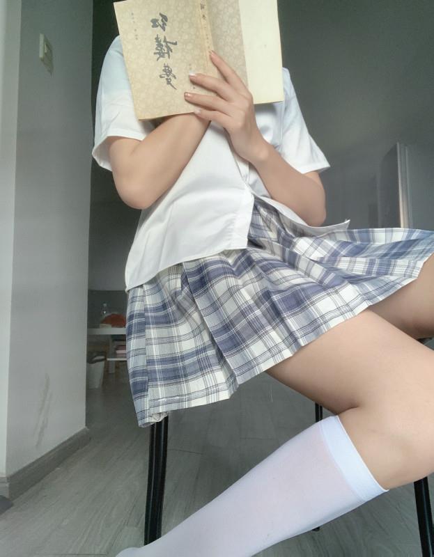 市中心喜欢JK的妹子 第1张
