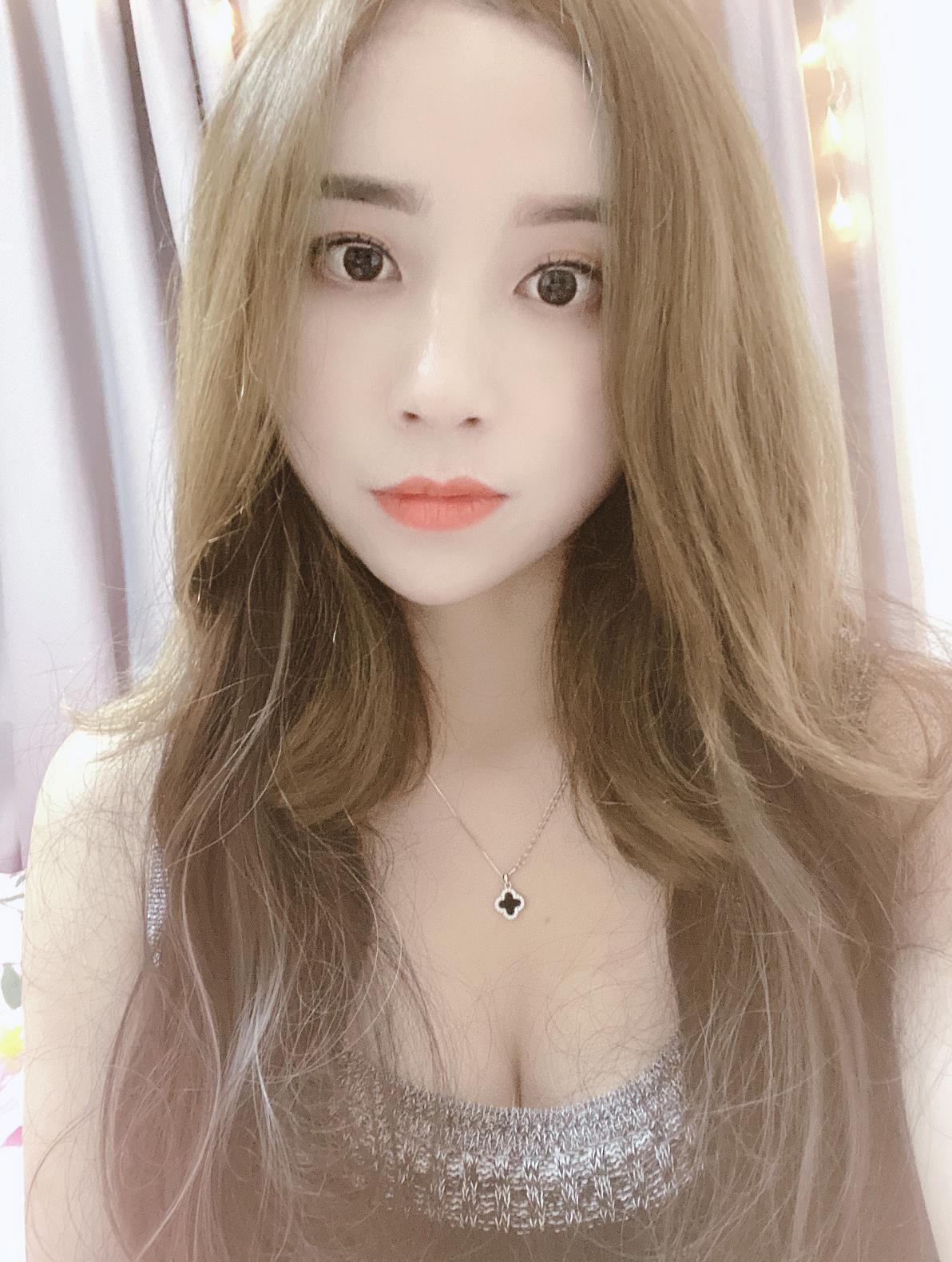 海珠大胸萌妞小鱼 第1张