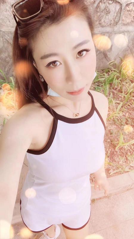 长脸妹子安安 第1张