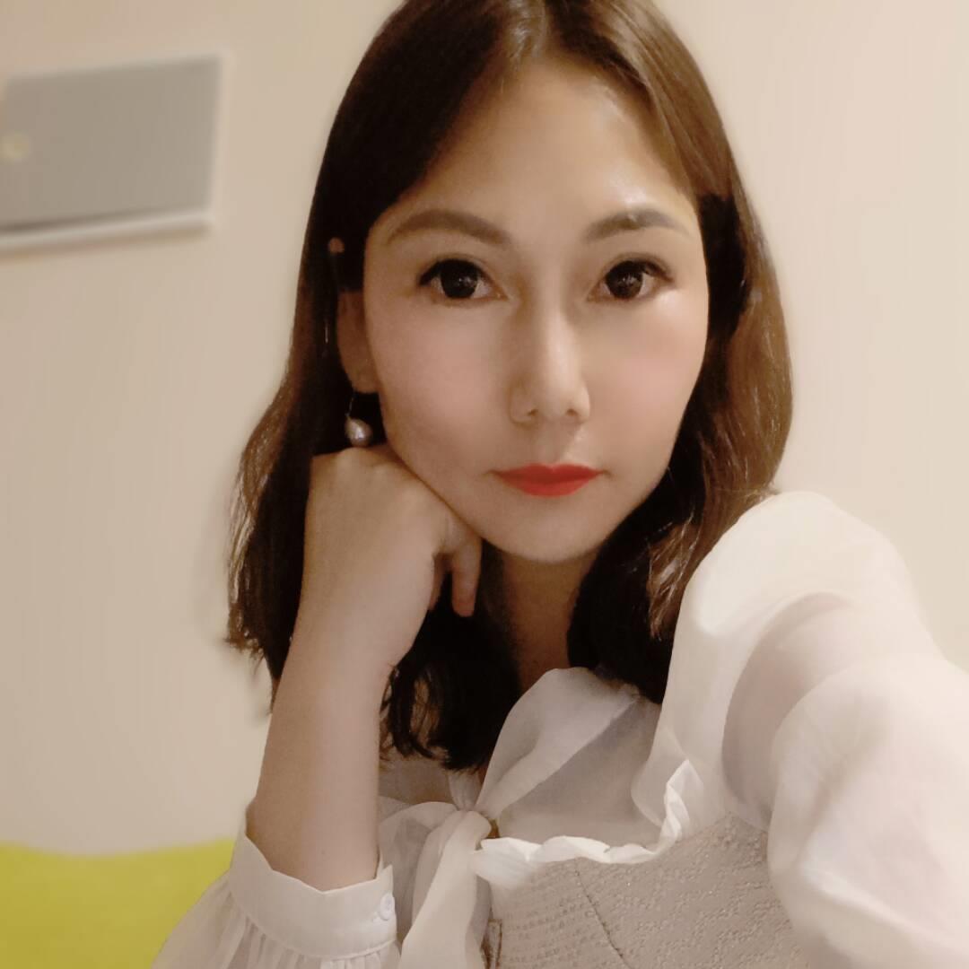 丰满身材态度好的熟女 第1张