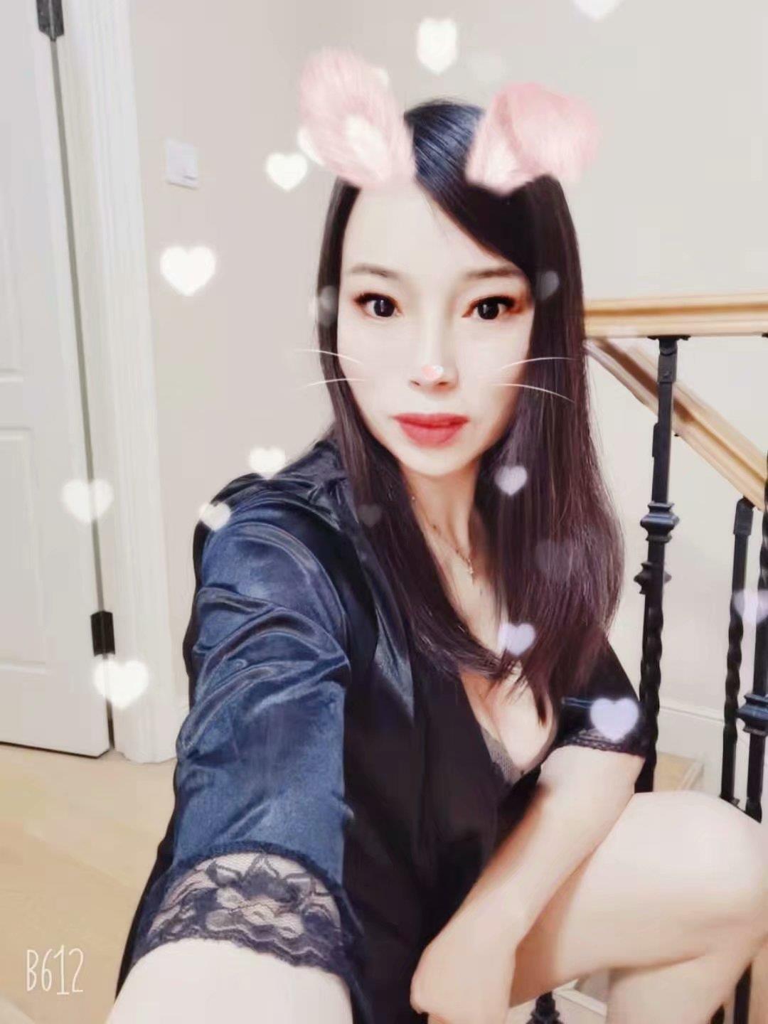 服务好不机车的美女 第2张