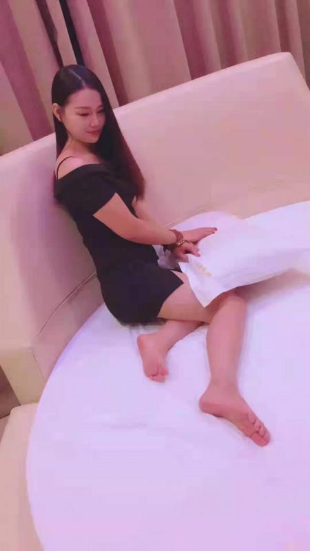 官田娜娜标准身材 第3张