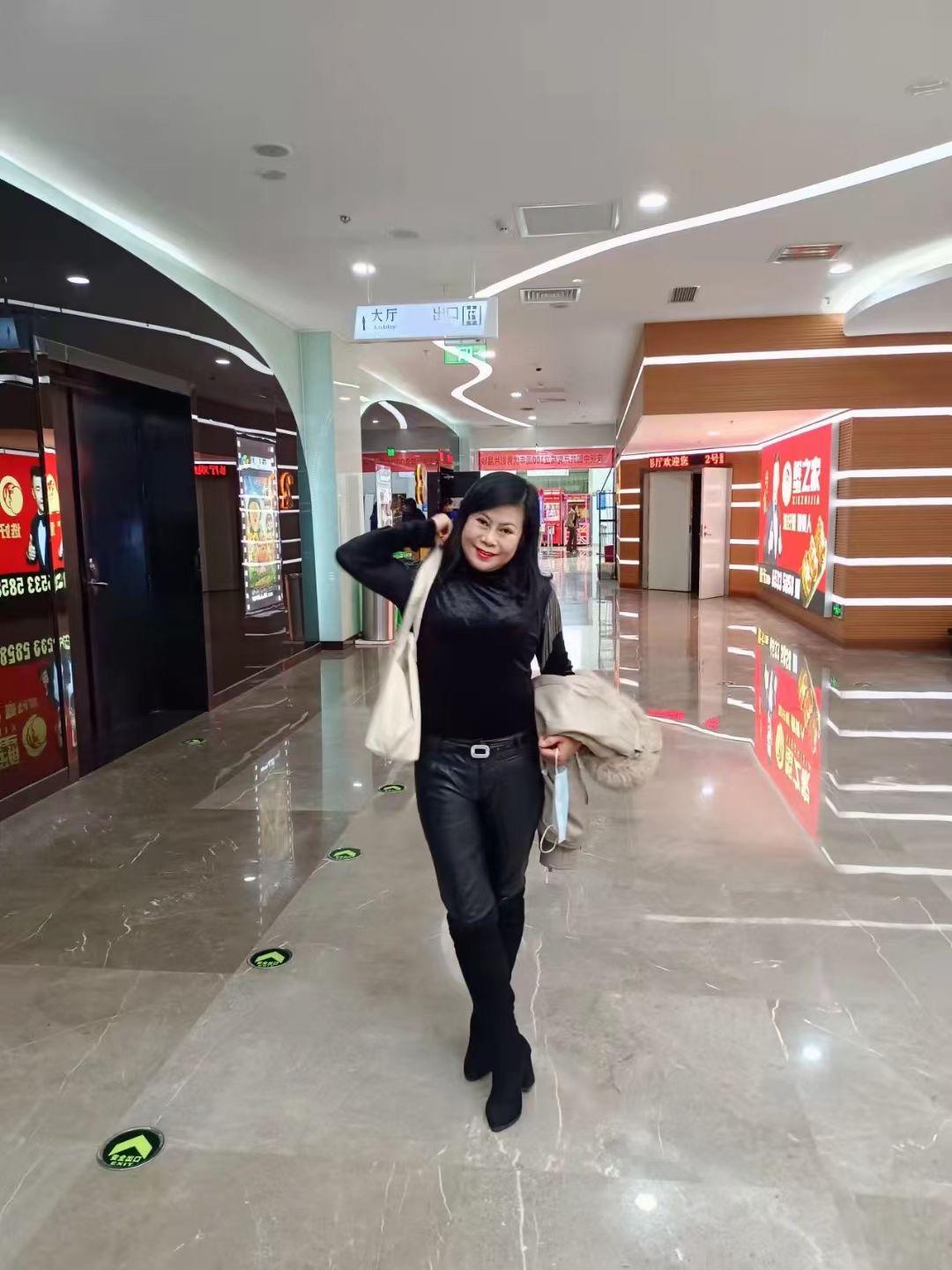 少妇有点贵 第2张