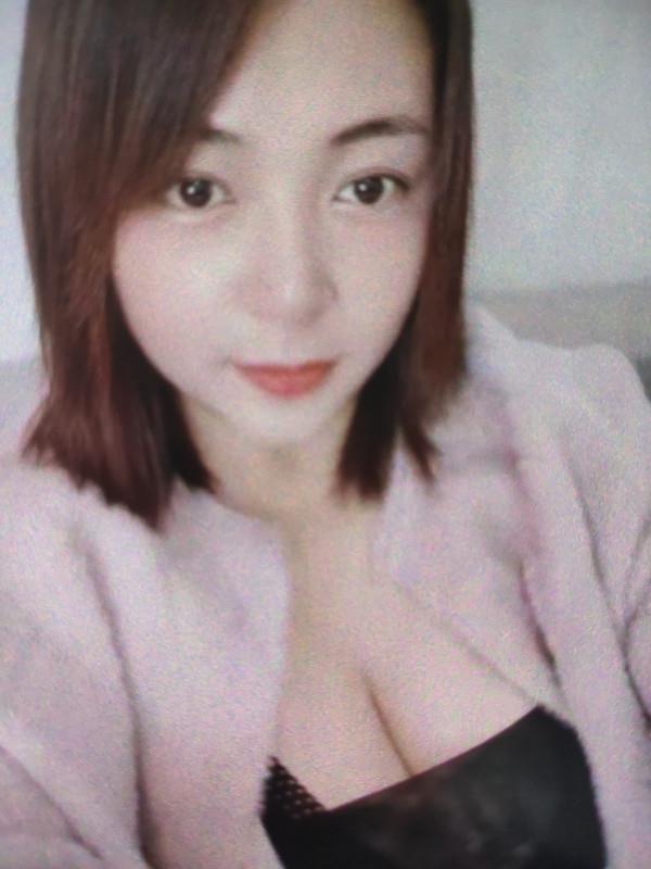 纯情性感美女 第1张