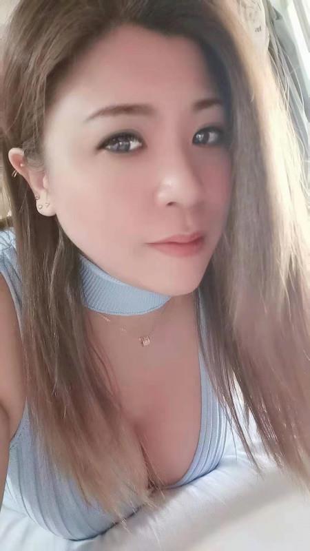 和少妇玩角色扮演 第1张