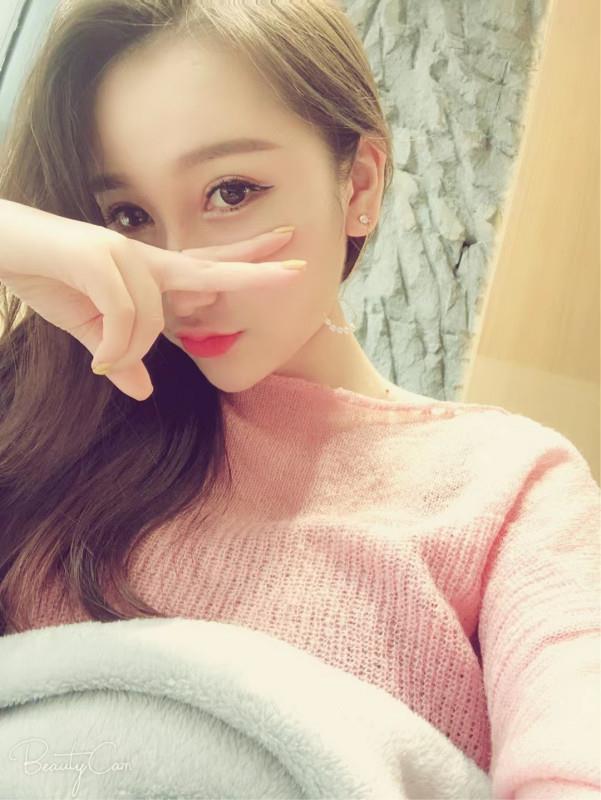 性感乖巧的小美女 第1张
