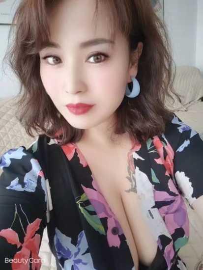 大郊亭大胸熟女 第2张