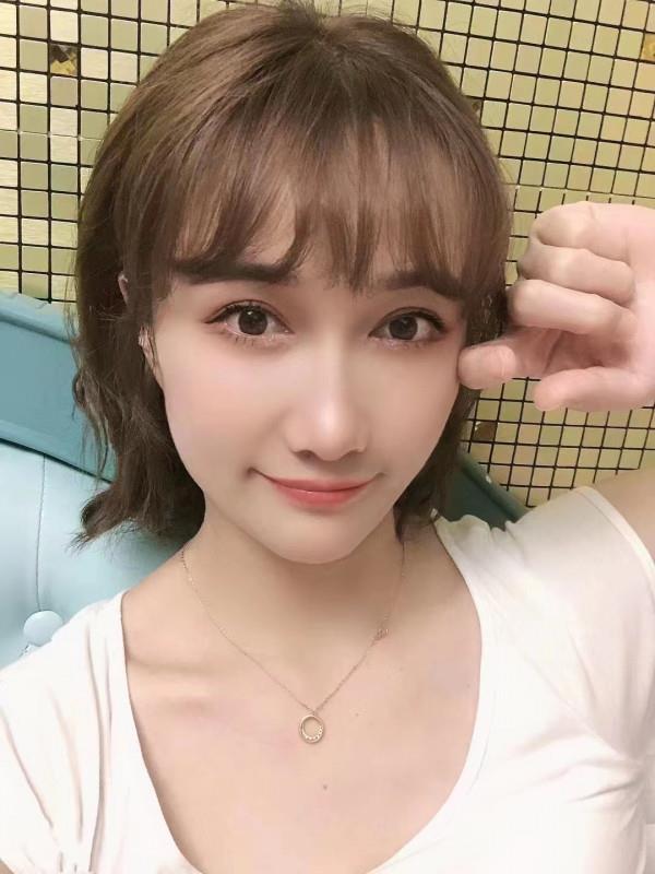 服务女王小彩儿 第2张