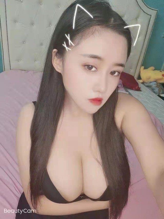 大胸妹子很会玩 第1张