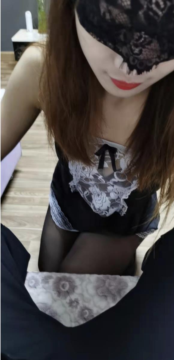 锦江皮裤妹妹 第2张