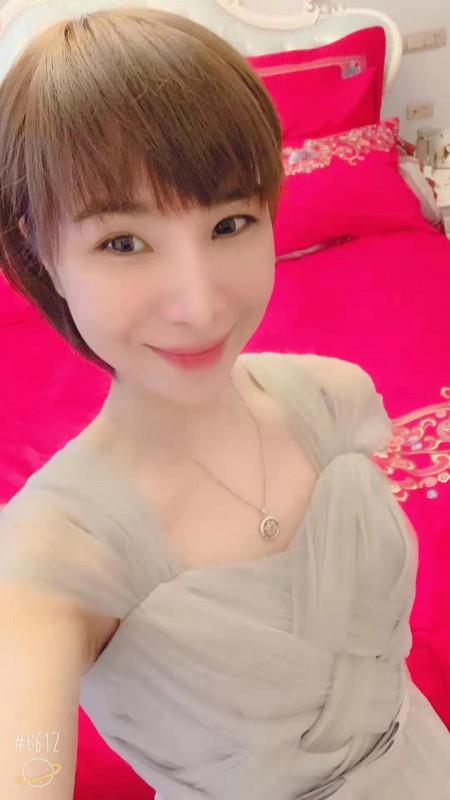 短发气质小姐姐 第1张