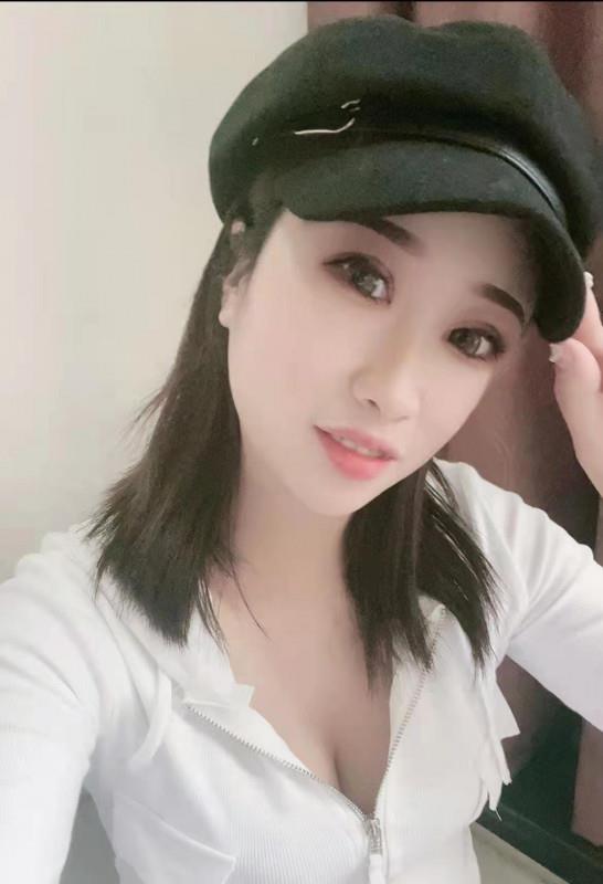 会舌吻的依娜 第2张