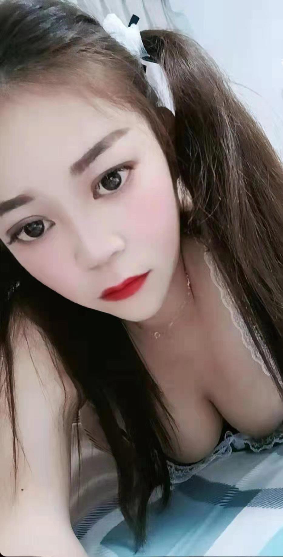 性感辣妹逼紧水多 第2张