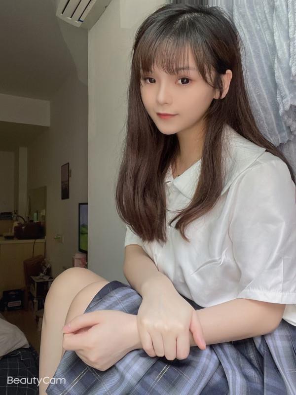 白嫩妹子雪儿 第2张
