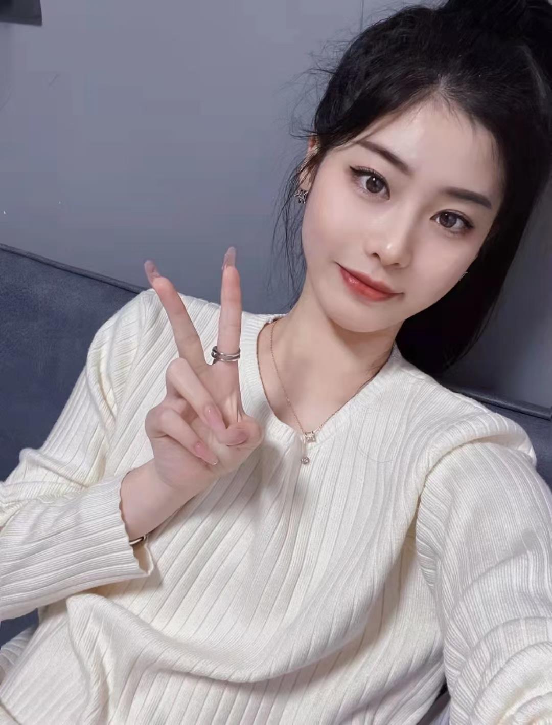 鄞州区芊芊美女 第1张