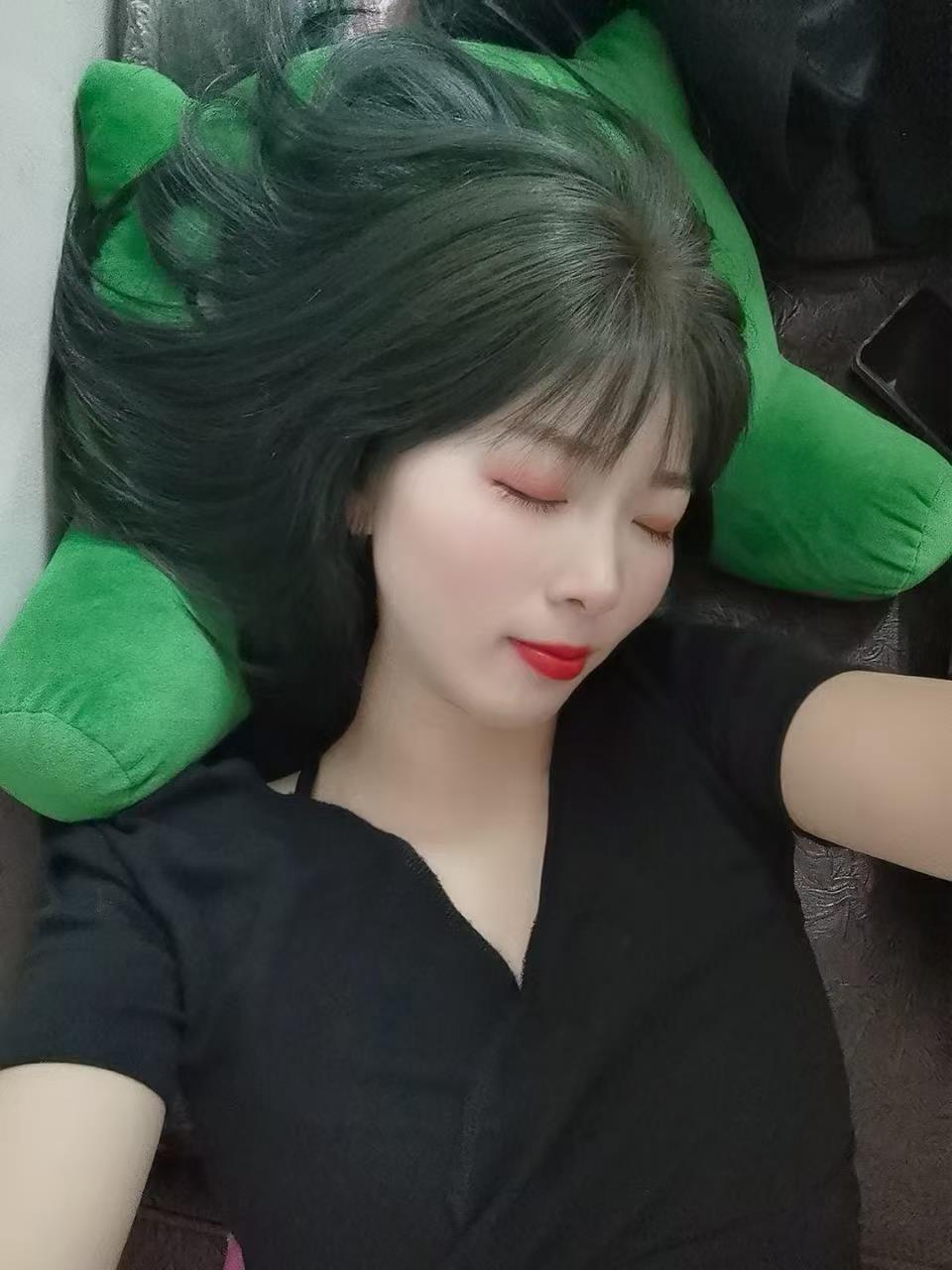 颜值身材都不错的妹子 第2张