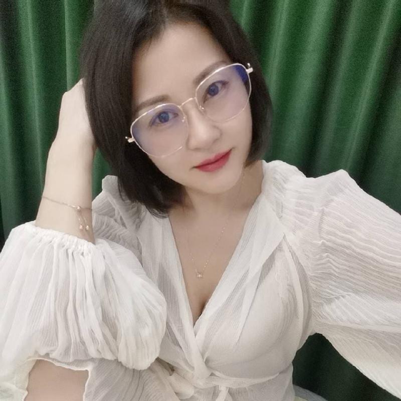 长宁重庆熟女 第1张