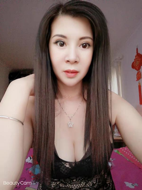 大奶黑丝熟女 第1张