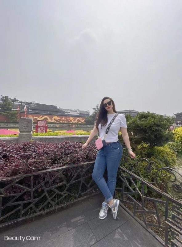 网红脸大胸妹子然然 第2张